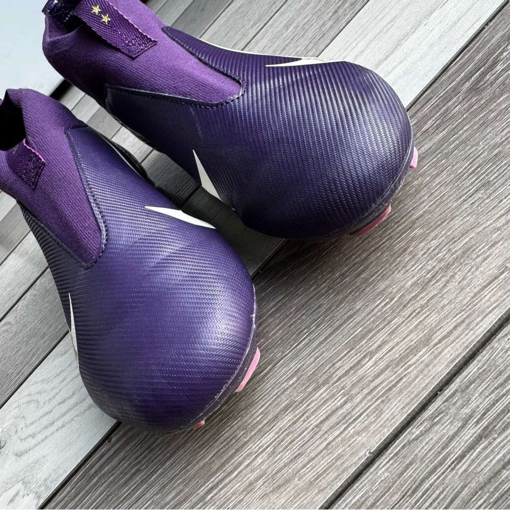 Nike Soccer Cleats | Size: 5Y | Regular Condition - Picture 8 of 9
